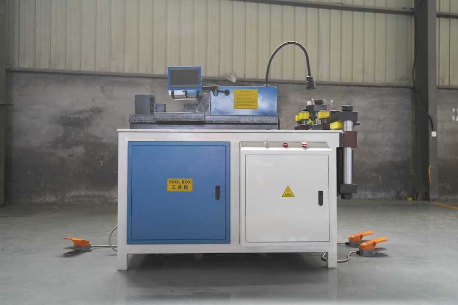 Core Structural Advantages of CNC Busbar Processing Machines